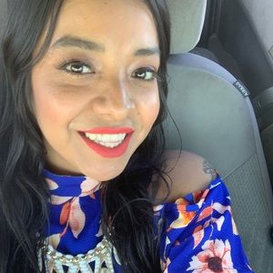 Meet your Posher, Yesenia